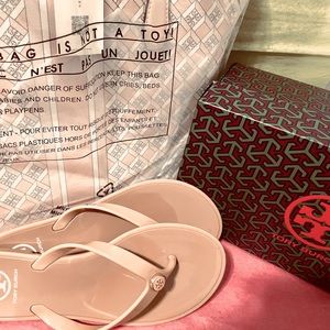 BUNDLE DEALS |  TORY BURCH TOTE & SANDALS| 100% AUTHENTIC 💞
